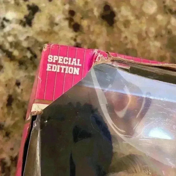 Arizona Wildcats Barbie Cheerleader Vintage 1996 Tucson AZ - Picture 3 of 12